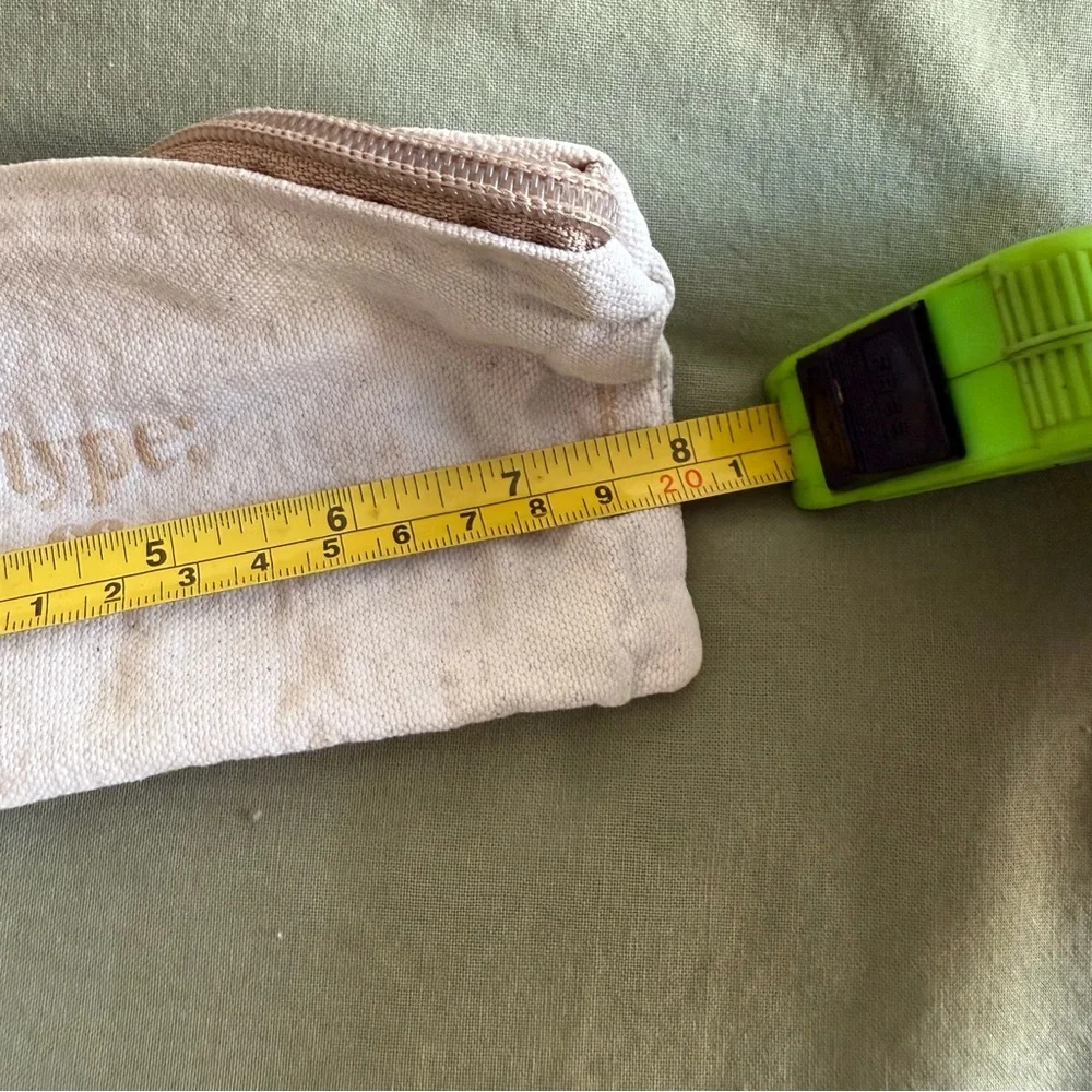 Her Campus HCXO zippered pencil pouch